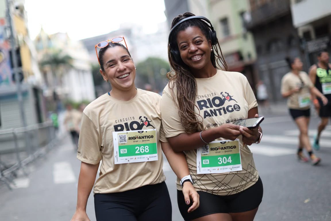 Grupo de corredores na Etapa Cinelândia, Centro do Rio